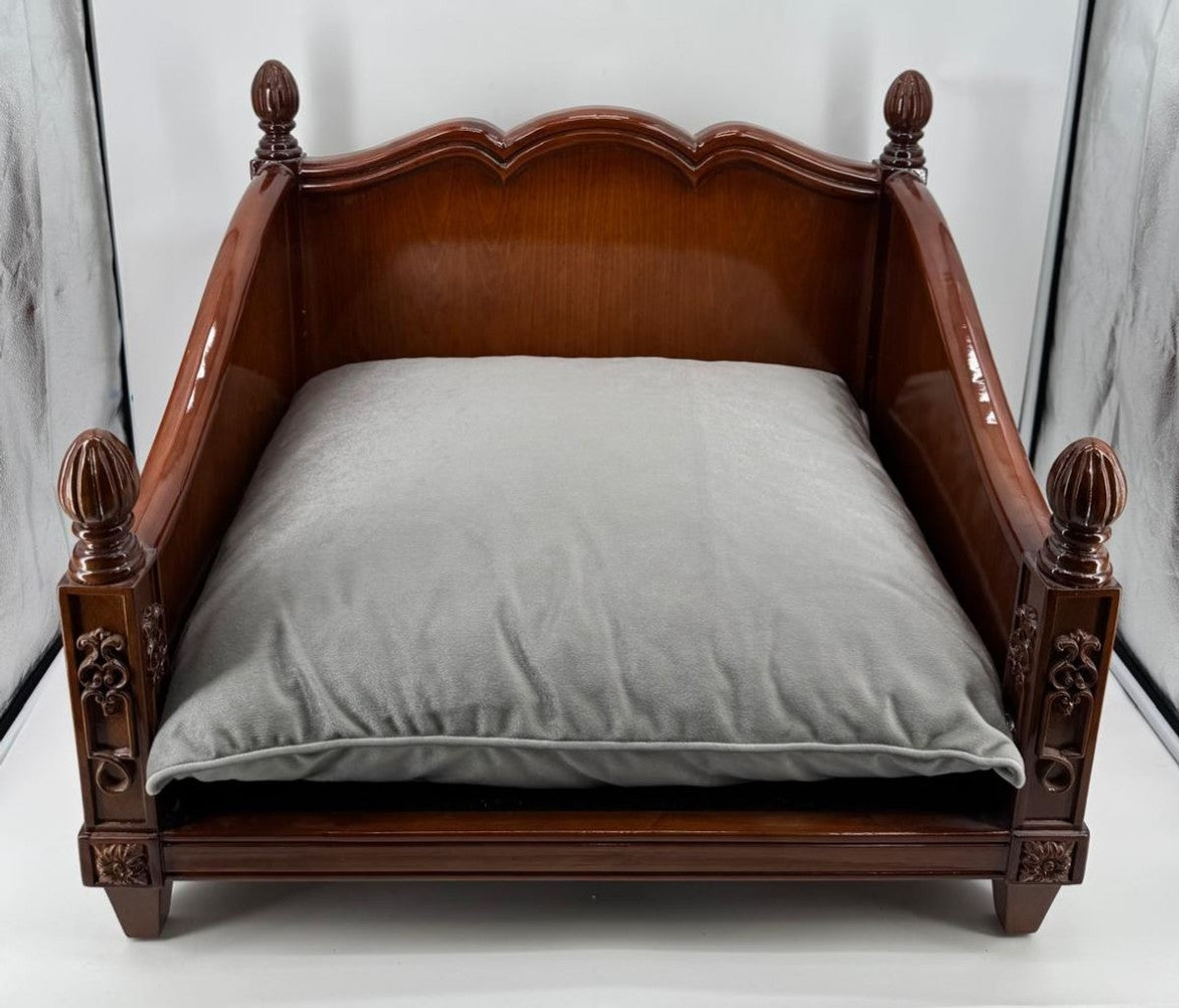 Luxus Barock Hundebett Braun / Grau 70 cm - Barock Tiermöbel