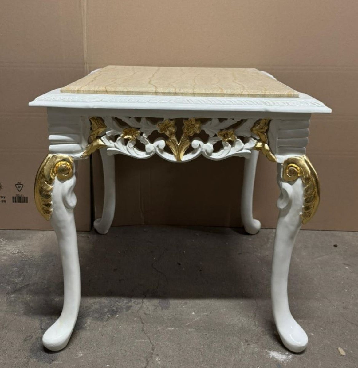 Barock Beistelltisch mit Marmorplatte Weiß / Gold / Beige 60 cm