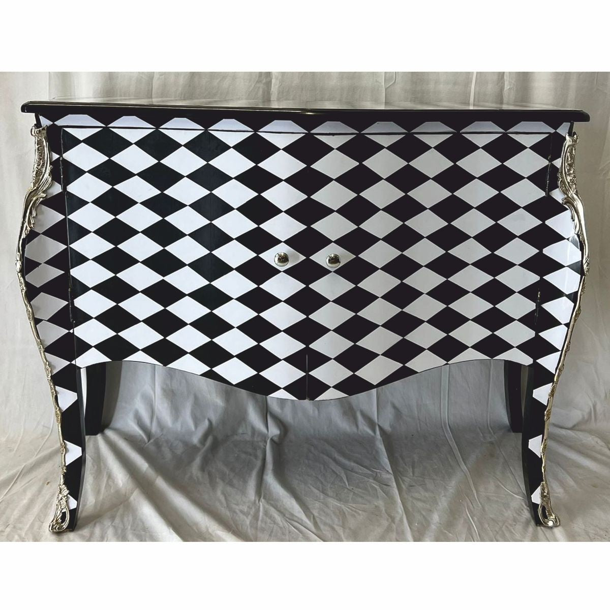 Barock Kommode mit Karo Design und 2 Türen Schwarz / Weiß / Silber - Barock Möbel