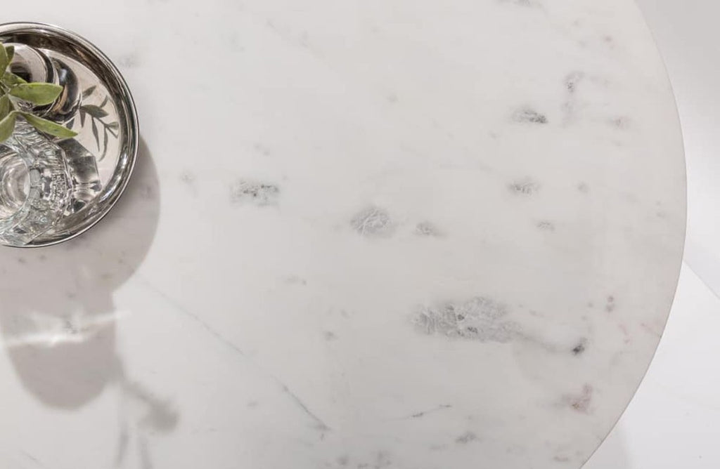 Couchtisch mit Marmorplatte Weiß / Silber Ø 62 cm - Wohnzimmer Möbel