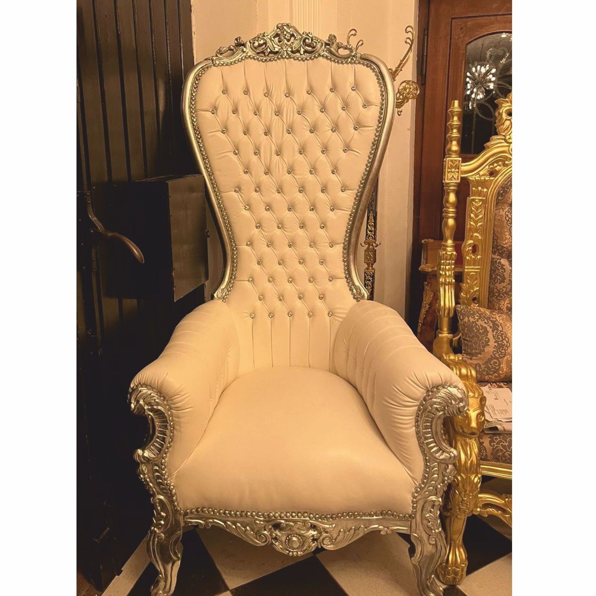 Barock Thron Sessel mit Kunstleder und Glitzersteinen Weiß / Silber - Barock Möbel