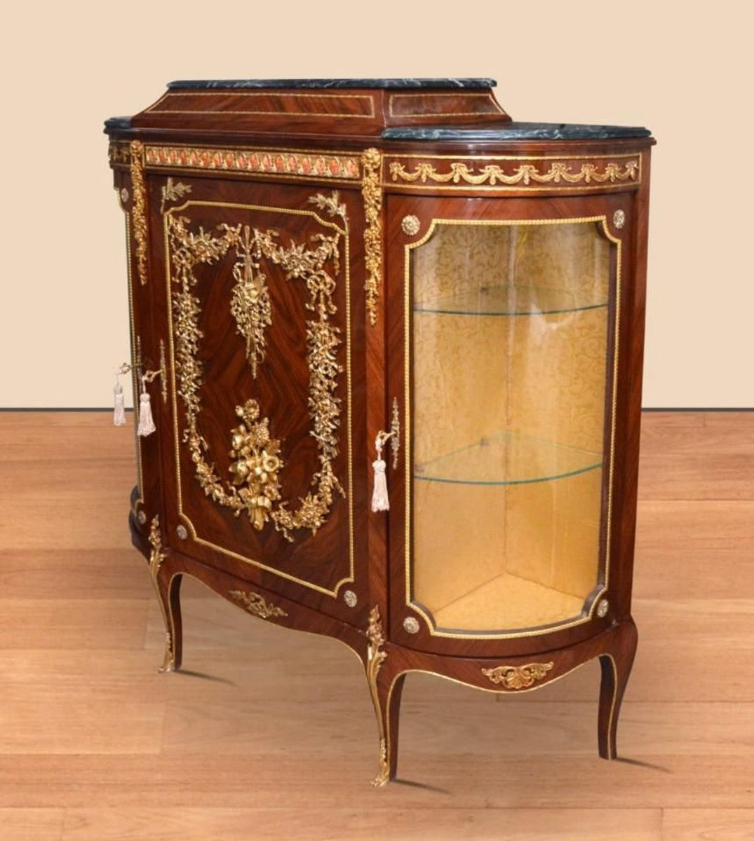 Barock Vitrine Braun / Gold - 140 x 40 x H 145 cm Prunkvoller Barock Vitrinenschrank mit Glastür - Barock Wohnzimmer Möbel