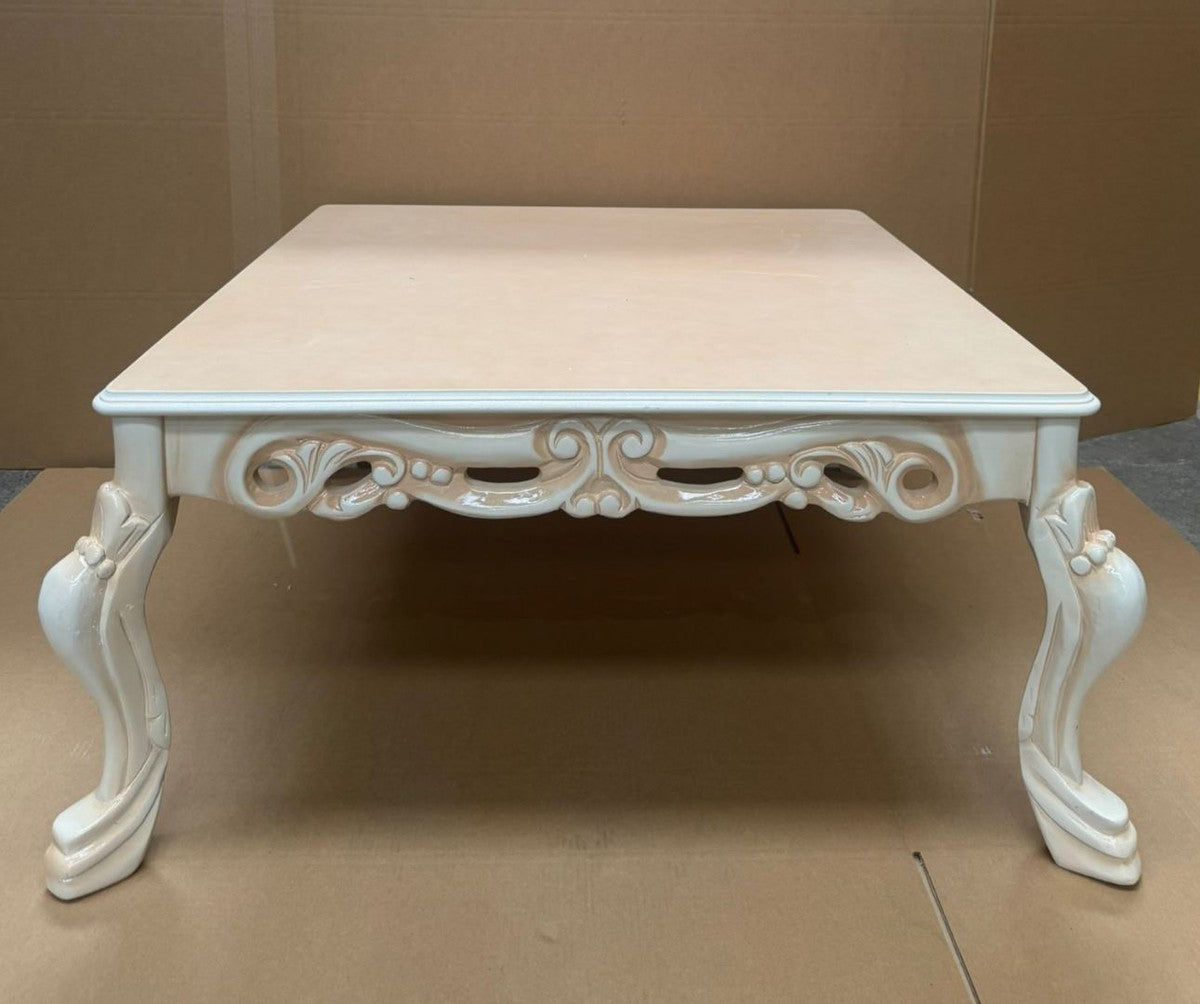 Luxus Barock Couchtisch Beige / Weiß 90 cm - Barockstil Möbel