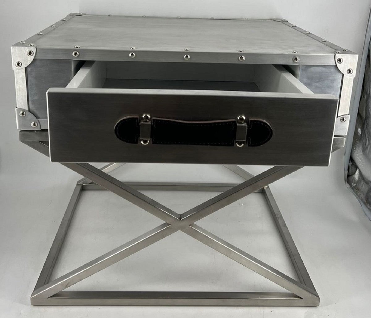 Aluminium Flugzeug Flieger Nachttisch mit Schublade Silber / Schwarz
